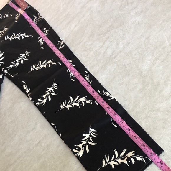 Merona Woman’s Classic Ankle Black White Leaf Print Slim Fit Pants Size 2 - Picture 6 of 15